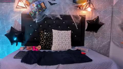 Snapshot of krystal_taylor23 chatting on 17, 10, 2025 Kystal Taylor online show from 17, 10, 2025