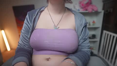 Snapshot of krystalsyxx chatting on 4, 2, 2025 Krystal Syx online show from 4, 2, 2025