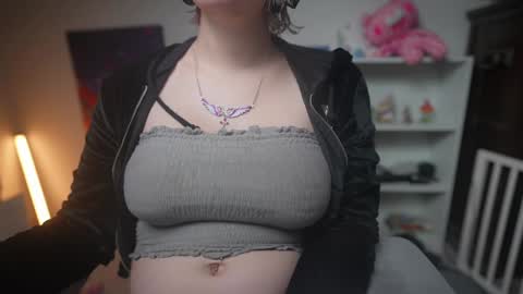 Snapshot of krystalsyxx chatting on 7, 2, 2025 Krystal Syx online show from 7, 2, 2025