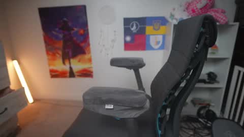 Snapshot of krystalsyxx chatting on 3, 3, 2025 Krystal Syx online show from 3, 3, 2025