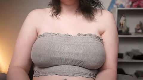 Krystal Syx online show from 5, 3, 2026