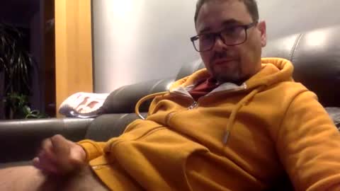 krzysztof1977 online show from 10, 4, 2026