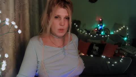 Snapshot of kudesnizza chatting on 20, 12, 2024 Annika MTF ts post -op online show from 20, 12, 2024