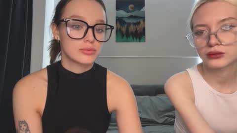 Bella and Alexandra online show from 27, 11, 2025