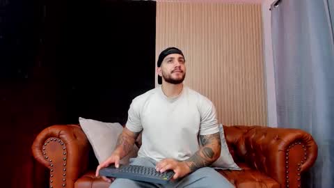 Snapshot of kylenorth_ chatting on 19, 11, 2025 kylenorth_ online show from 19, 11, 2025