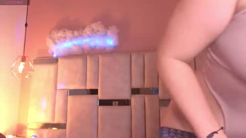 Snapshot of kylie_river chatting on 19, 7, 2026 Kylie online show from 19, 7, 2026