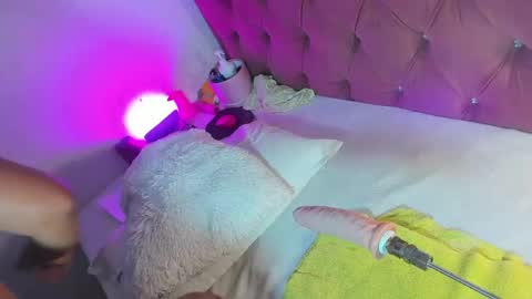 kylie Sttel online show from 15, 4, 2026