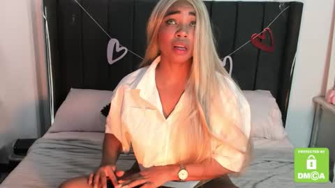 kylie white boobs online show from 16, 2, 2026