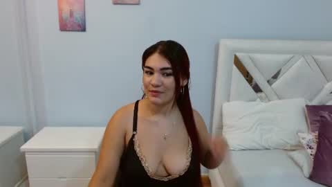 Snapshot of kyliiebaker chatting on 20, 6, 2026 Kylie online show from 20, 6, 2026
