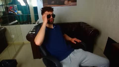 Snapshot of kyloeast chatting on 16, 4, 2026 KyloEast online show from 16, 4, 2026