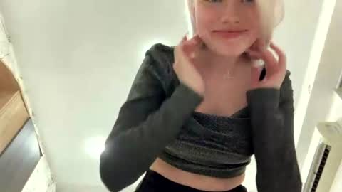 Snapshot of l1sa_bun chatting on 9, 7, 2026 Alice online show from 9, 7, 2026