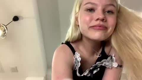 Snapshot of l1sa_bun chatting on 23, 7, 2026 Alice online show from 23, 7, 2026