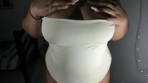 la_pequena_culona online show from 23, 5, 2026