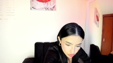 lace_victoria online show from 5, 1, 2025
