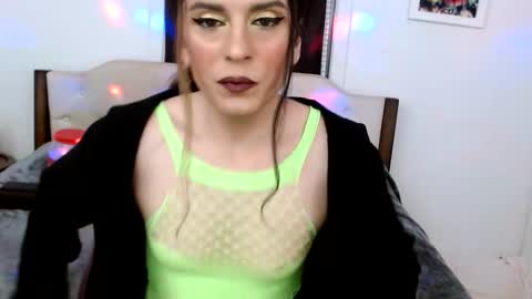 Lacey Phoenix online show from 18, 12, 2025