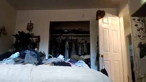 Snapshot of lacybell chatting on 4, 10, 2025 lacybell online show from 4, 10, 2025