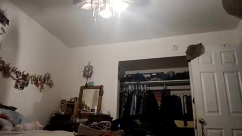 Snapshot of lacybell chatting on 5, 10, 2025 lacybell online show from 5, 10, 2025