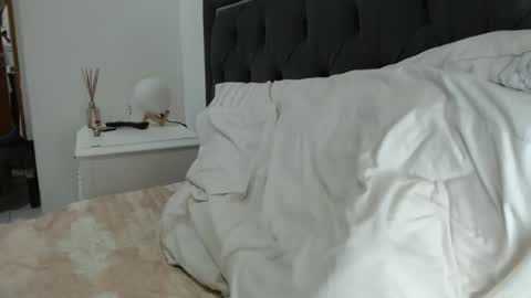 lady____a online show from 16, 4, 2026