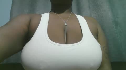 Snapshot of lady_dearra chatting on 10, 9, 2025 lady_dearra online show from 10, 9, 2025