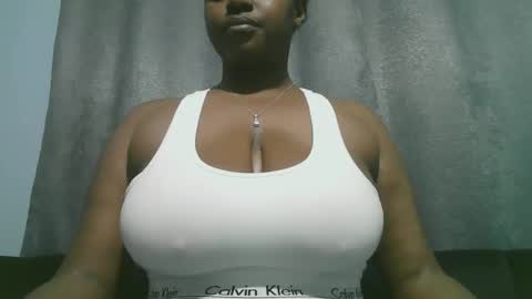 Snapshot of lady_dearra chatting on 11, 9, 2025 lady_dearra online show from 11, 9, 2025