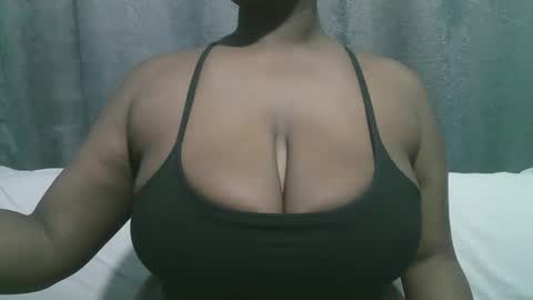Snapshot of lady_dearra chatting on 21, 9, 2025 lady_dearra online show from 21, 9, 2025
