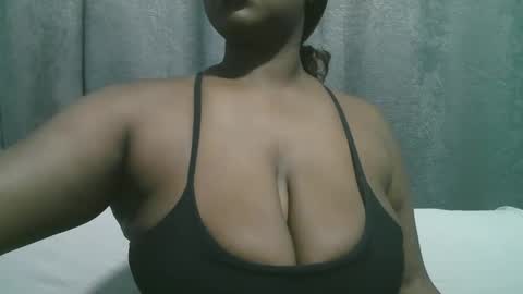 Snapshot of lady_dearra chatting on 27, 9, 2025 lady_dearra online show from 27, 9, 2025