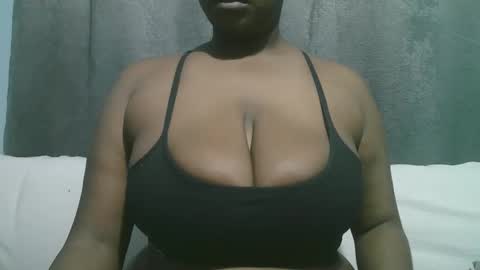 Snapshot of lady_dearra chatting on 4, 10, 2025 lady_dearra online show from 4, 10, 2025