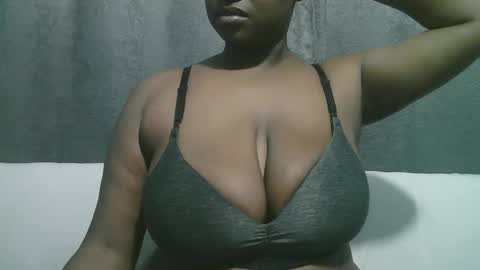 Snapshot of lady_dearra chatting on 7, 10, 2025 lady_dearra online show from 7, 10, 2025