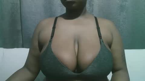 Snapshot of lady_dearra chatting on 10, 10, 2025 lady_dearra online show from 10, 10, 2025
