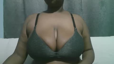 Snapshot of lady_dearra chatting on 11, 10, 2025 lady_dearra online show from 11, 10, 2025