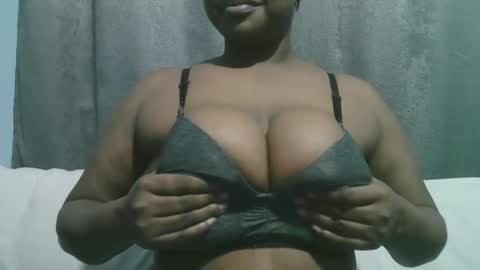 Snapshot of lady_dearra chatting on 17, 10, 2025 lady_dearra online show from 17, 10, 2025