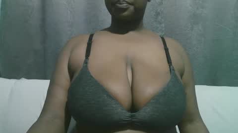 Snapshot of lady_dearra chatting on 18, 10, 2025 lady_dearra online show from 18, 10, 2025
