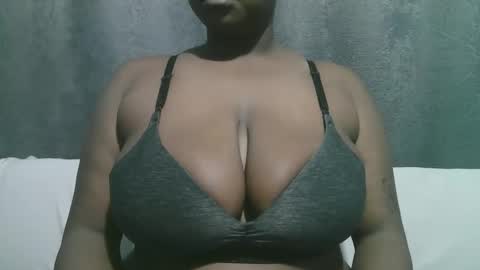 Snapshot of lady_dearra chatting on 20, 10, 2025 lady_dearra online show from 20, 10, 2025
