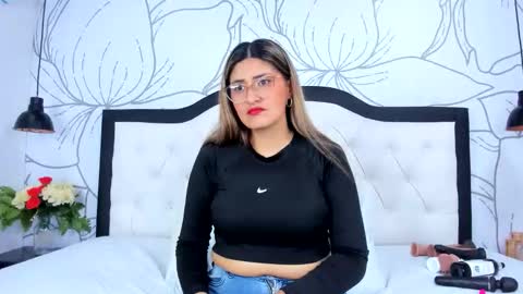 Snapshot of lady_falcon chatting on 1, 3, 2026 LADY online show from 1, 3, 2026