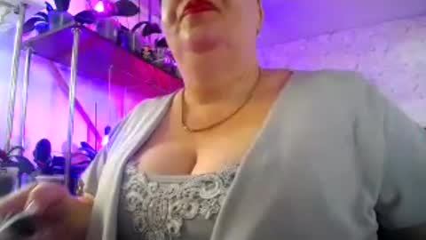 Lady Gloria online show from 12, 6, 2026