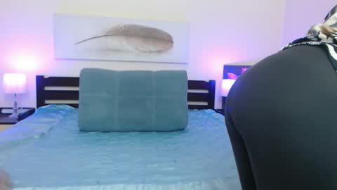 Snapshot of lady_milf_hot chatting on 21, 12, 2025 Sofi online show from 21, 12, 2025