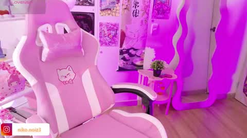 Lady  online show from 12, 4, 2026