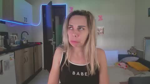 lady_smile69 online show from 18, 9, 2025