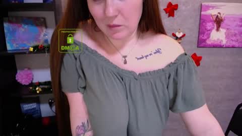 Hello  Im Tiana - topless model. online show from 21, 12, 2024