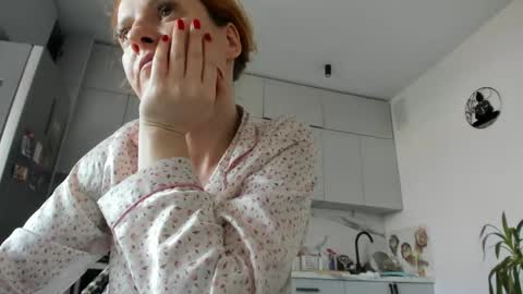 Snapshot of ladybigsmile chatting on 23, 4, 2026 Sima Ladybigsmile online show from 23, 4, 2026