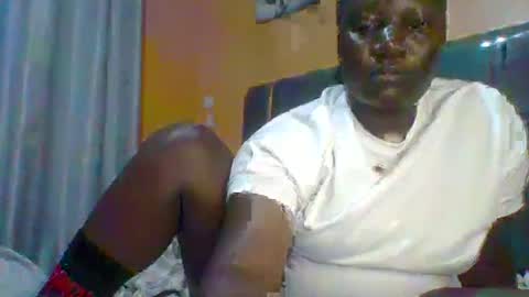 Snapshot of ladyblossoms19 chatting on 17, 6, 2026 lindah32 online show from 17, 6, 2026