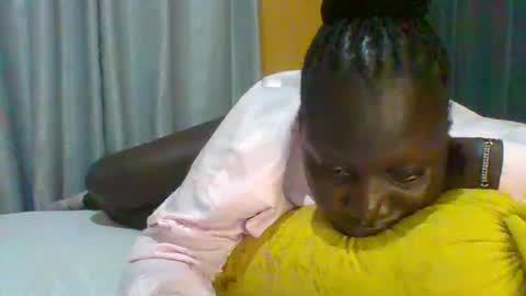 Snapshot of ladyblossoms19 chatting on 14, 7, 2026 lindah32 online show from 14, 7, 2026