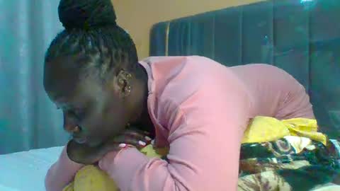 Snapshot of ladyblossoms19 chatting on 17, 7, 2026 lindah32 online show from 17, 7, 2026