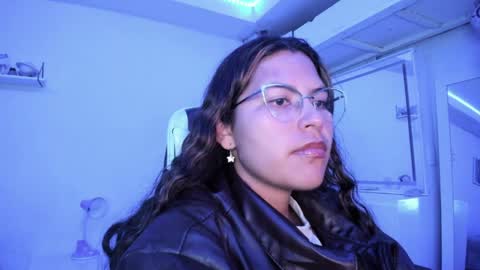  Lady  online show from 8, 4, 2026