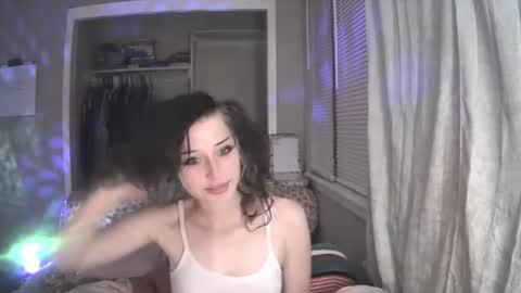 Snapshot of ladybughug chatting on 19, 12, 2024 hugbug online show from 19, 12, 2024