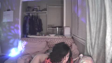 Snapshot of ladybughug chatting on 20, 12, 2024 hugbug online show from 20, 12, 2024