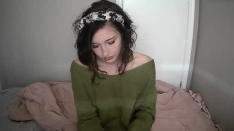 Snapshot of ladybughug chatting on 10, 1, 2025 hugbug online show from 10, 1, 2025