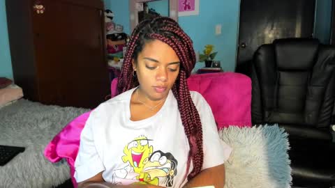 Snapshot of ladydanniela chatting on 5, 12, 2024 leidy daniela online show from 5, 12, 2024