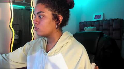 Snapshot of ladydanniela chatting on 2, 1, 2025 leidy daniela online show from 2, 1, 2025