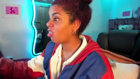 Snapshot of ladydanniela chatting on 5, 2, 2025 leidy daniela online show from 5, 2, 2025